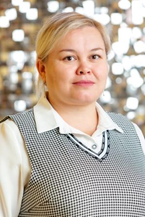 Елизарова Юлия Рамайевна.